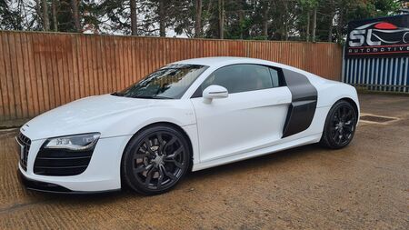 AUDI R8 5.2 FSI V10 Coupe 2dr Petrol R Tronic