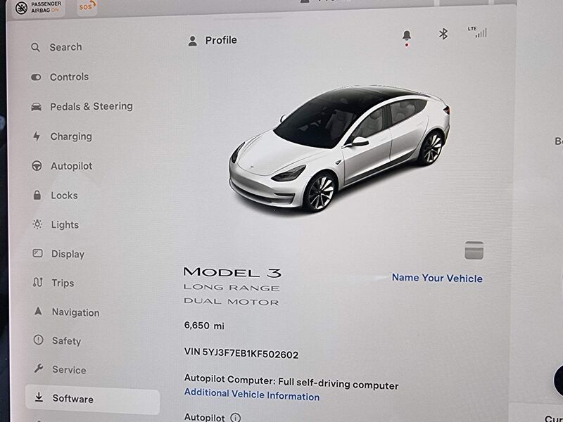 TESLA MODEL 3