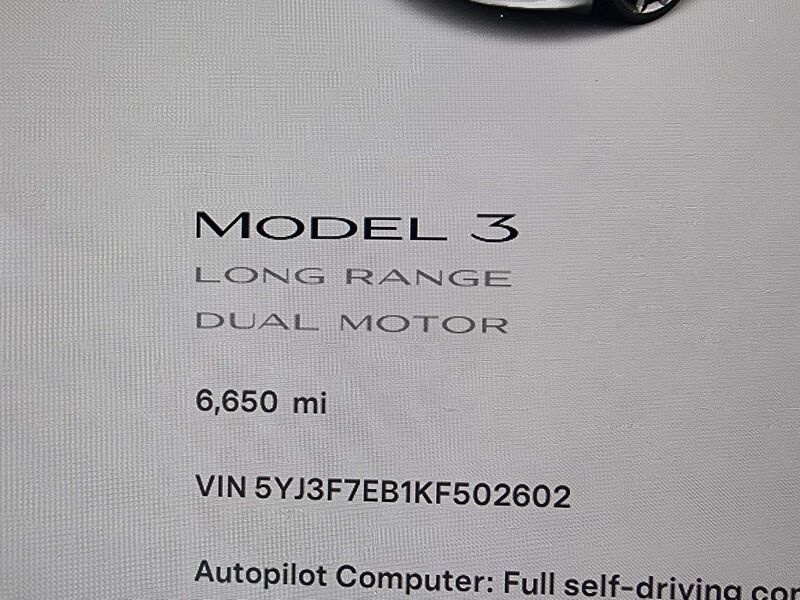 TESLA MODEL 3